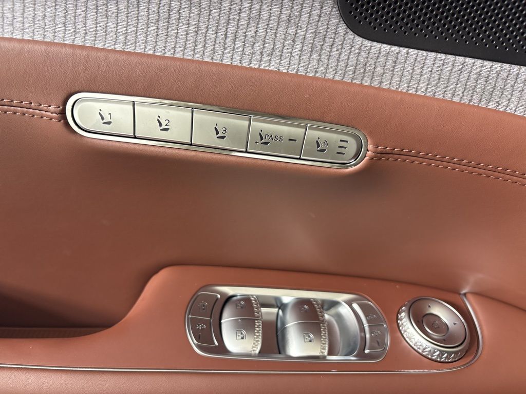 Thumbnail: 2026 Genesis G90 - 24