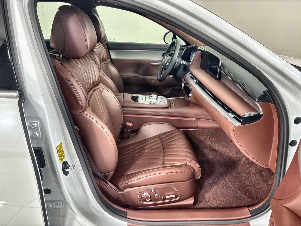 Thumbnail: 2026 Genesis G90 - 10
