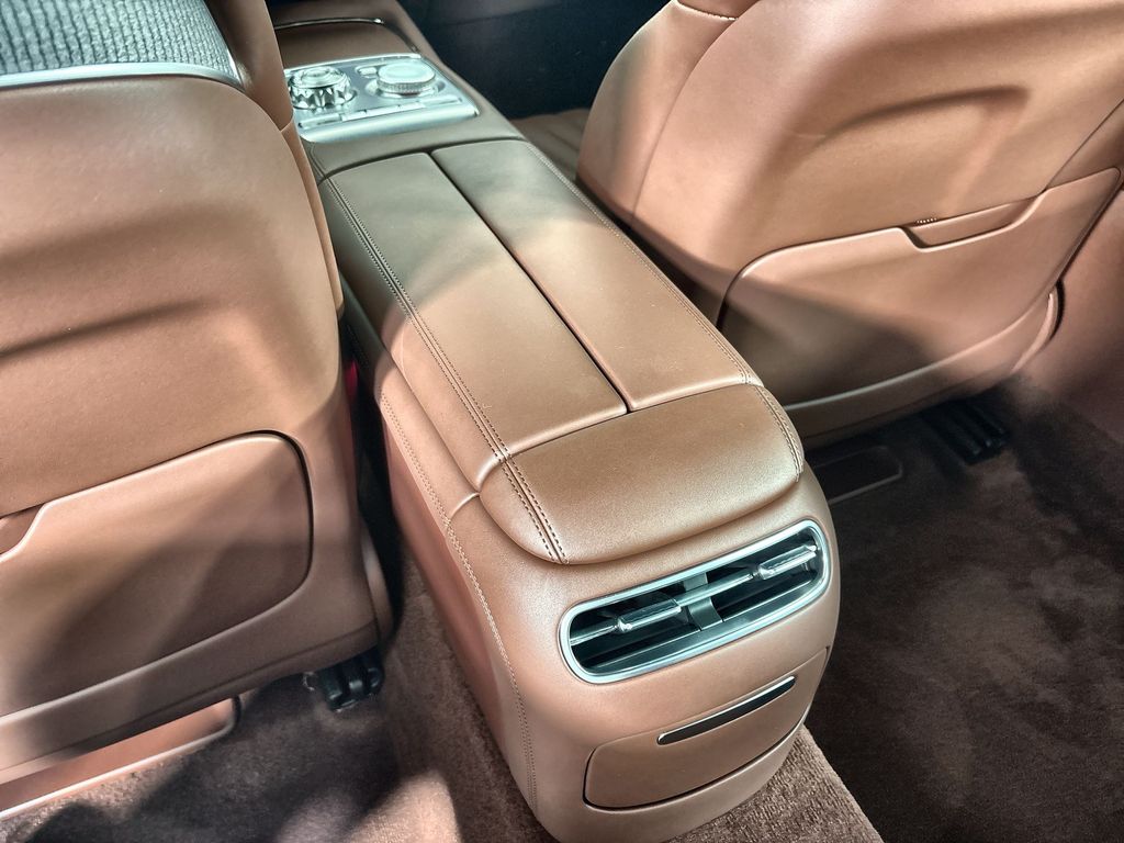Thumbnail: 2026 Genesis G90 - 27
