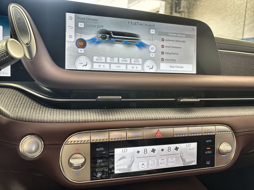 Thumbnail: 2026 Genesis G90 - 25