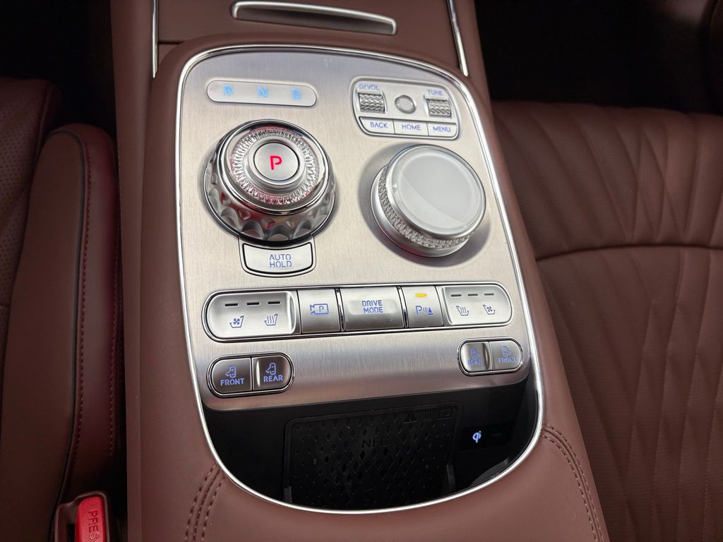 Thumbnail: 2026 Genesis G90 - 40