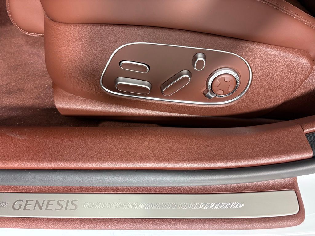 Thumbnail: 2026 Genesis G90 - 24