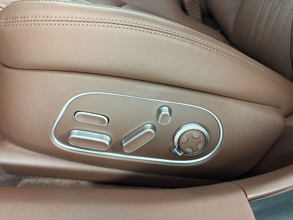 Thumbnail: 2026 Genesis G90 - 22