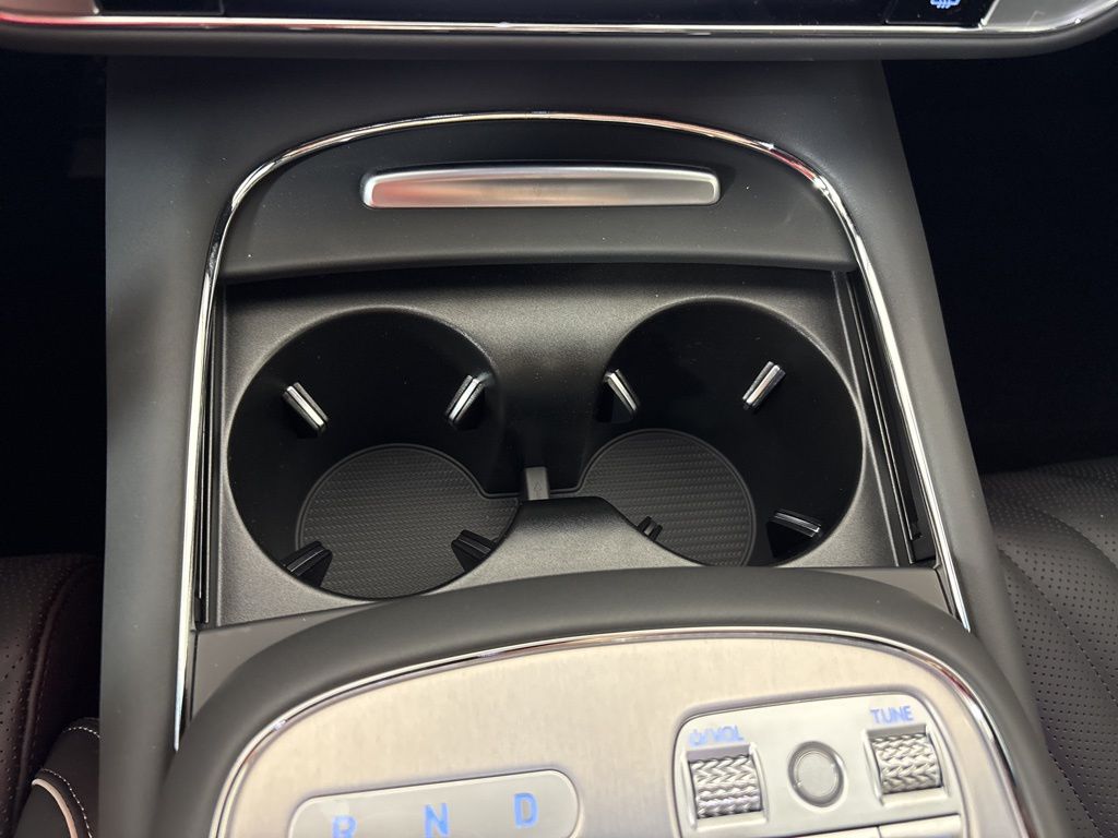 Thumbnail: 2026 Genesis G90 - 40