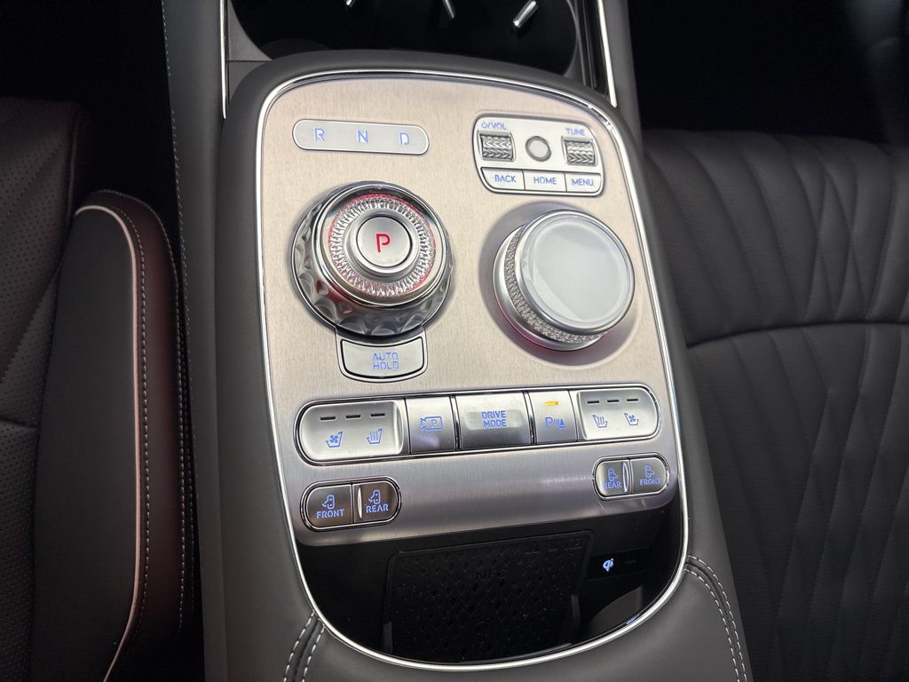 Thumbnail: 2026 Genesis G90 - 41