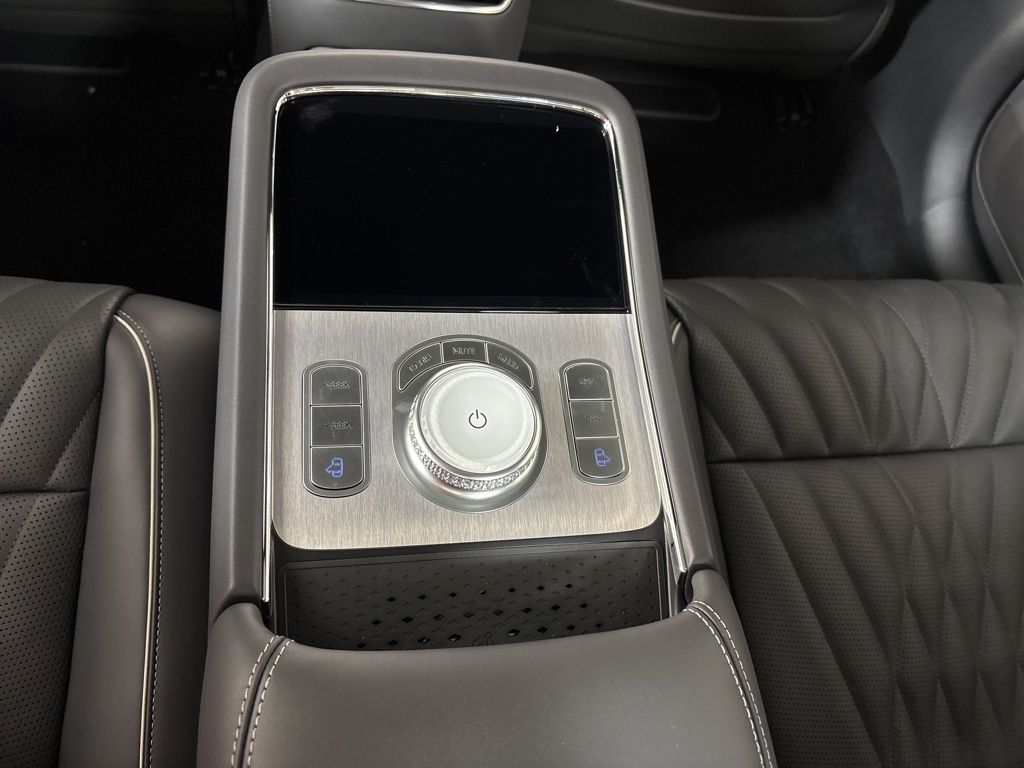 Thumbnail: 2026 Genesis G90 - 30