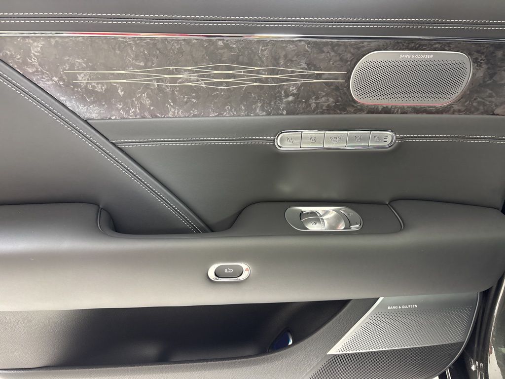 Thumbnail: 2026 Genesis G90 - 31