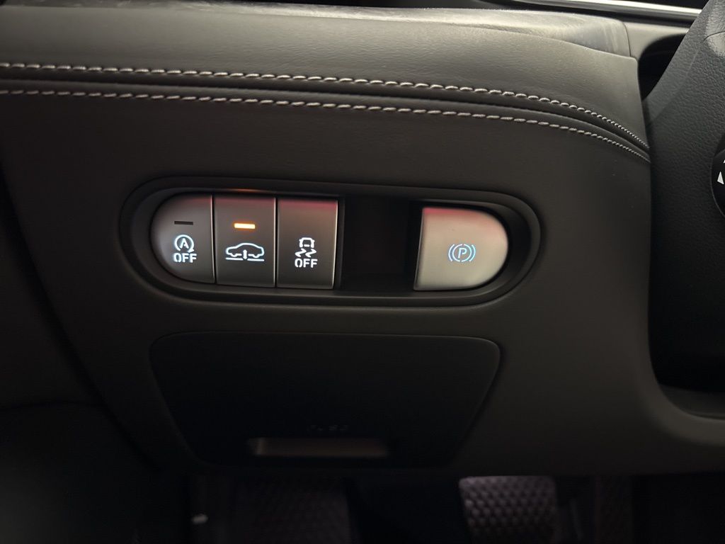 Thumbnail: 2026 Genesis G90 - 42