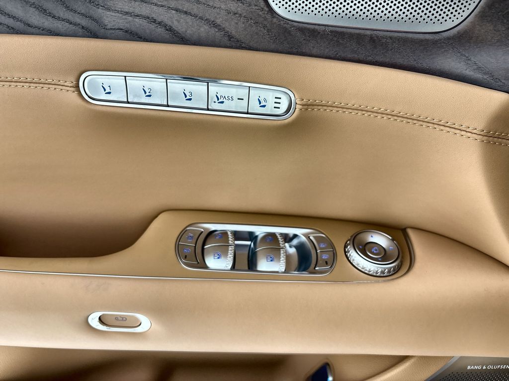 Thumbnail: 2026 Genesis G90 - 6