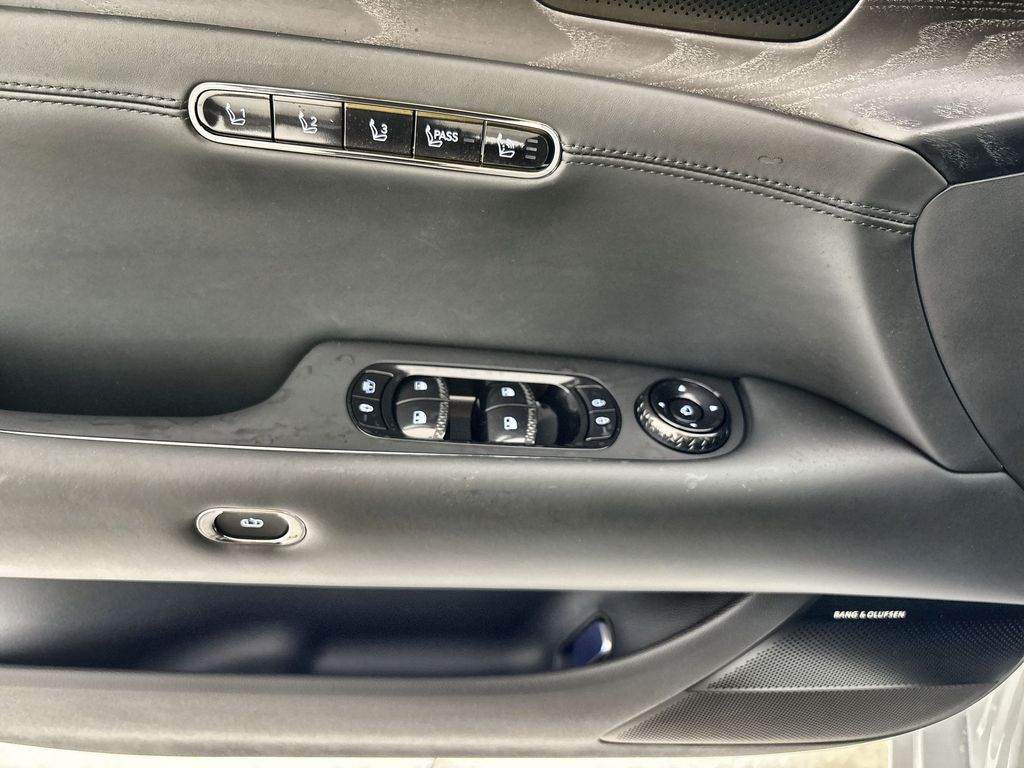 Thumbnail: 2026 Genesis G90 - 6