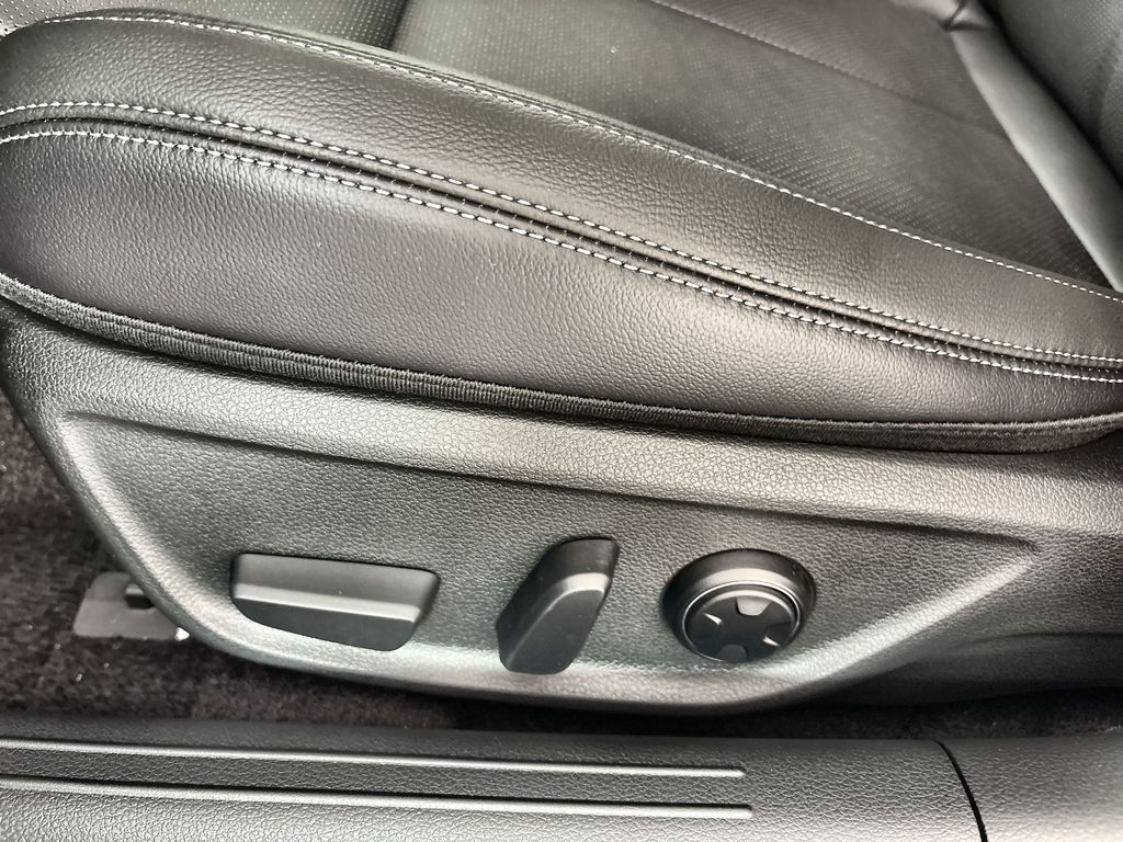 Thumbnail: 2026 Genesis G70 - 22