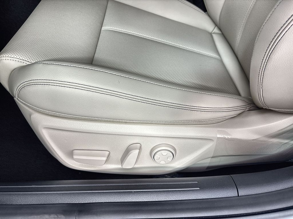 Thumbnail: 2026 Genesis G70 - 22