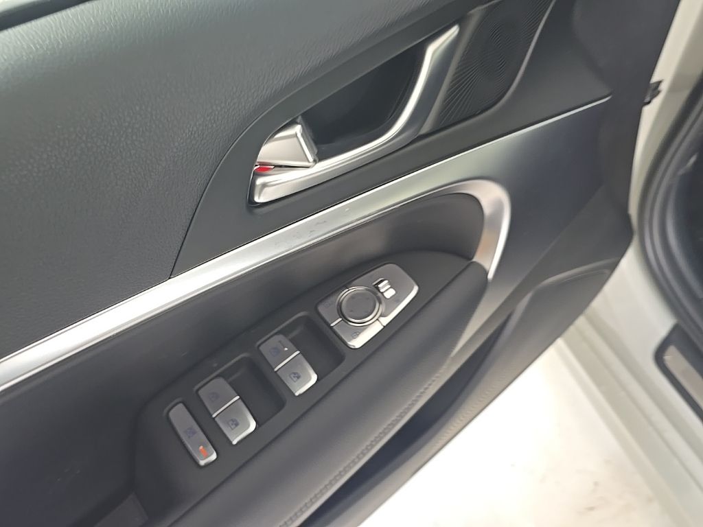 Thumbnail: 2026 Genesis G70 - 25