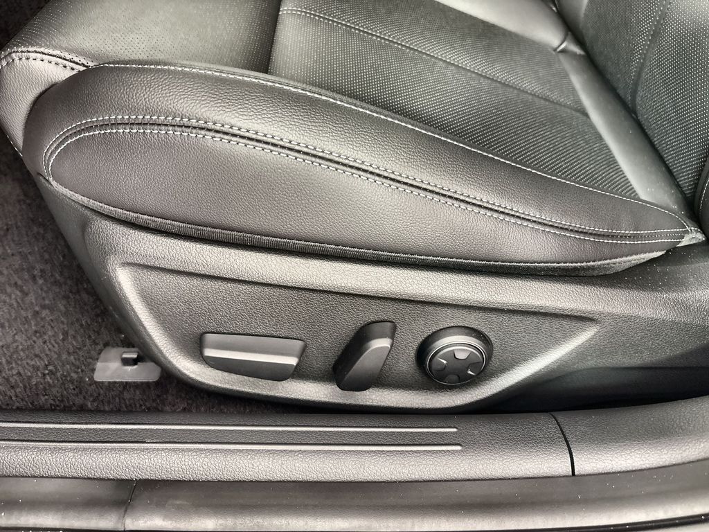 Thumbnail: 2026 Genesis G70 - 22