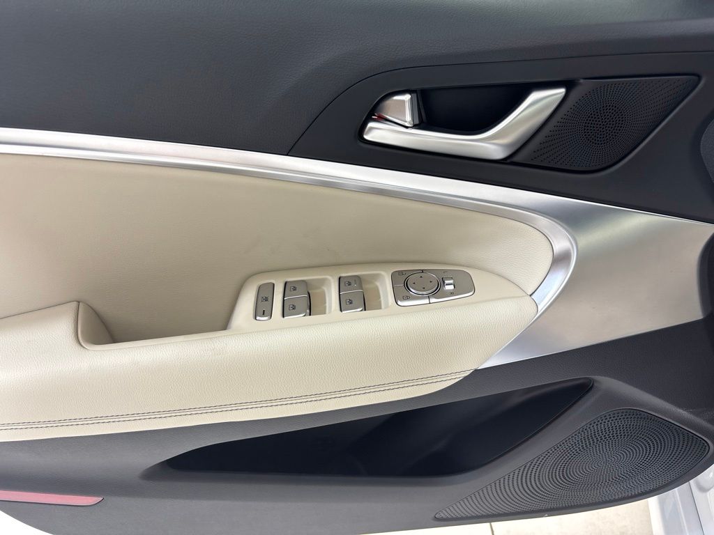 Thumbnail: 2026 Genesis G70 - 25