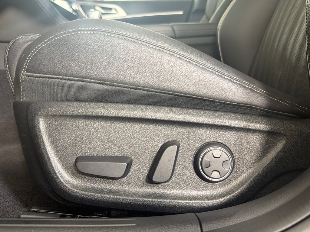Thumbnail: 2026 Genesis G70 - 23