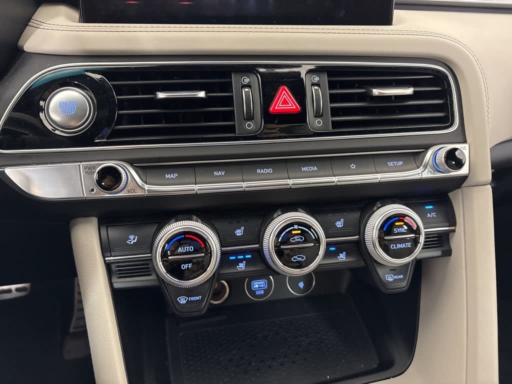 Thumbnail: 2023 Genesis G70 - 27