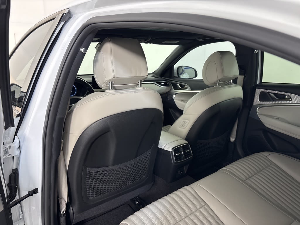 Thumbnail: 2023 Genesis G70 - 12