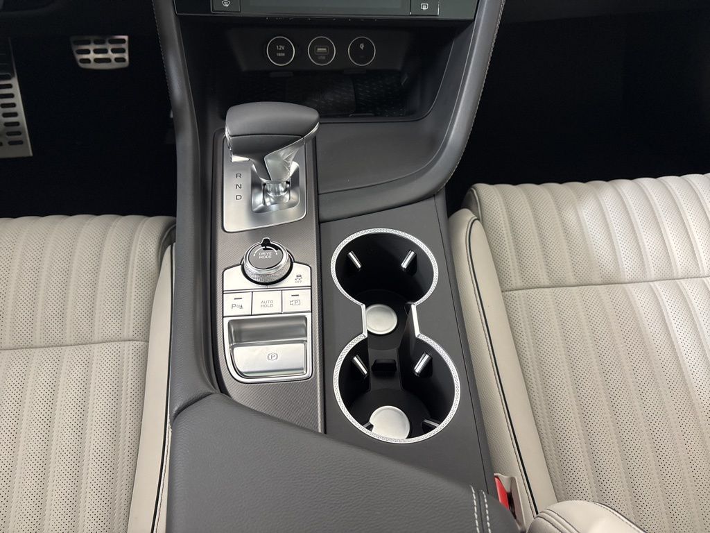 Thumbnail: 2026 Genesis G70 - 16