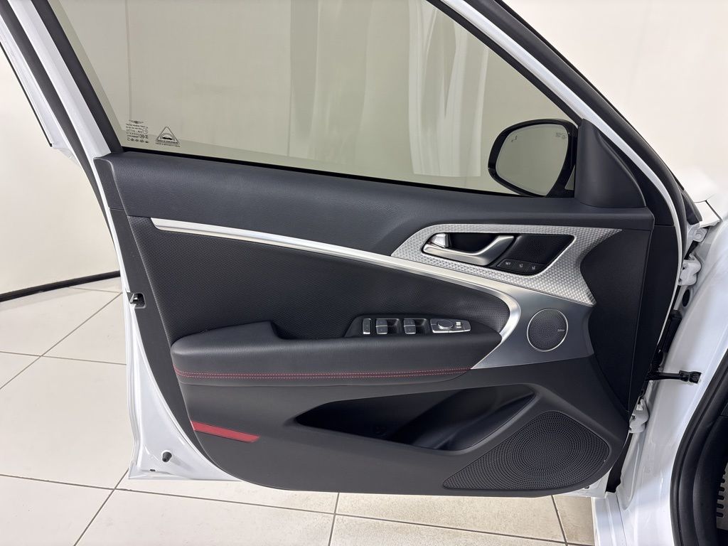 Thumbnail: 2023 Genesis G70 - 24