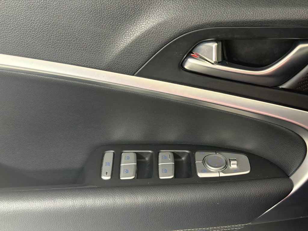 Thumbnail: 2021 Genesis G70 - 26