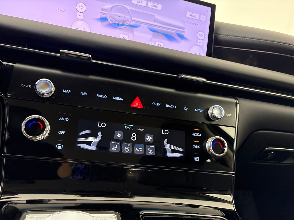 Thumbnail: 2027 Genesis G80 - 33