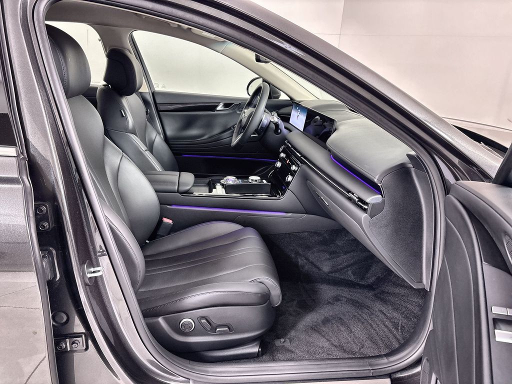 Thumbnail: 2026 Genesis G80 - 9