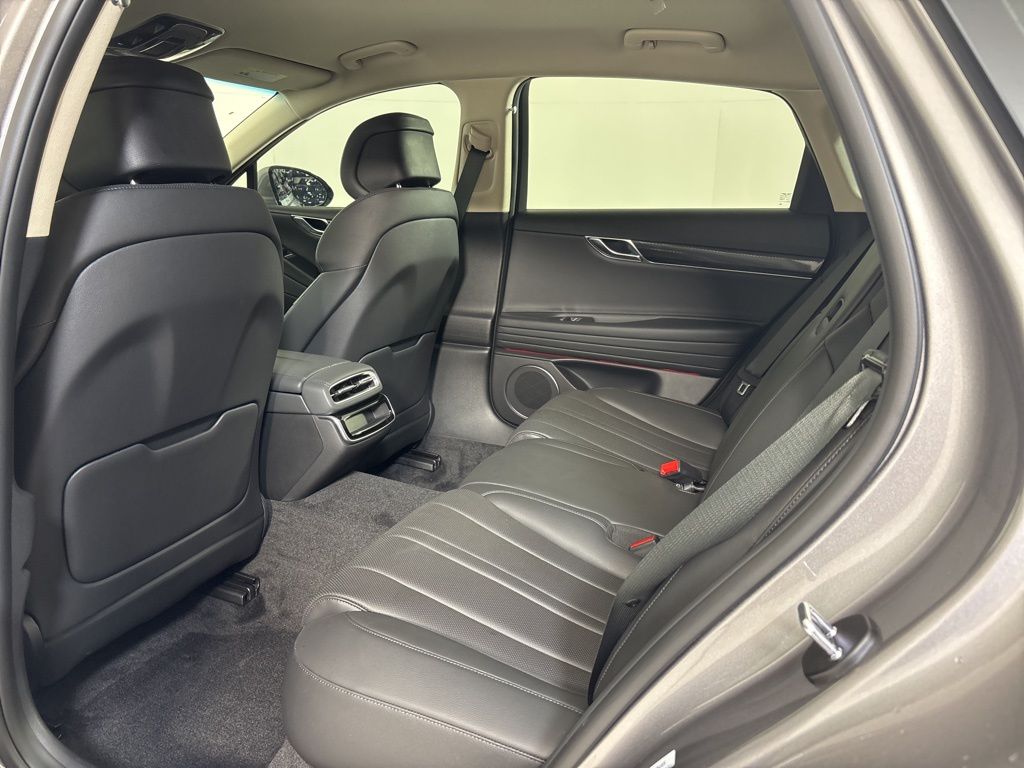 Thumbnail: 2026 Genesis G80 - 13