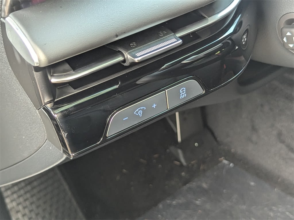 Thumbnail: 2025 Genesis G80 - 21