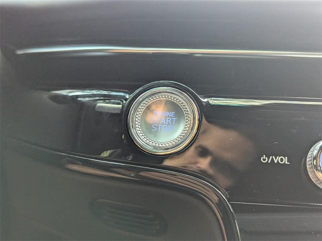 Thumbnail: 2025 Genesis G80 - 26