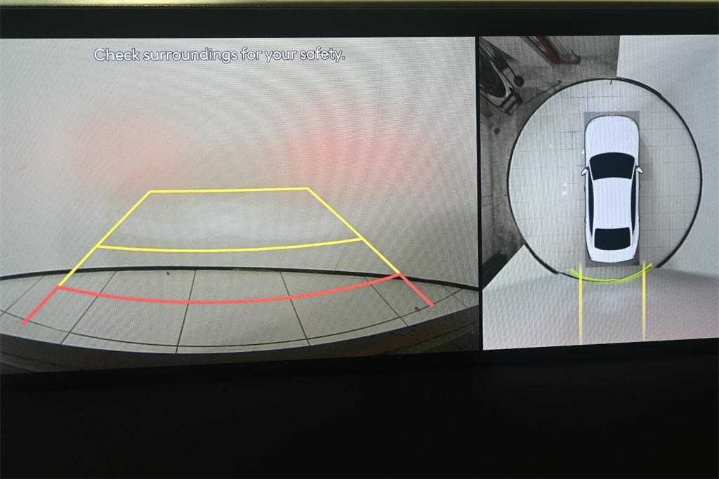 Thumbnail: 2025 Genesis G80 - 24