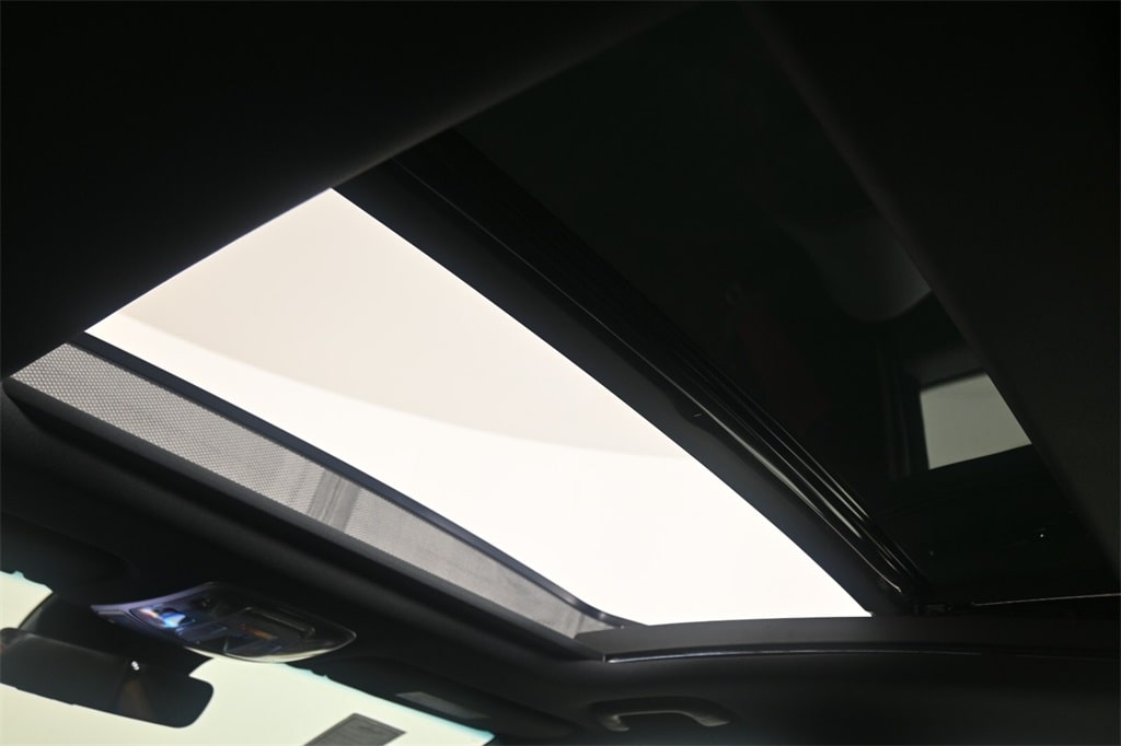 Thumbnail: 2025 Genesis G80 - 27