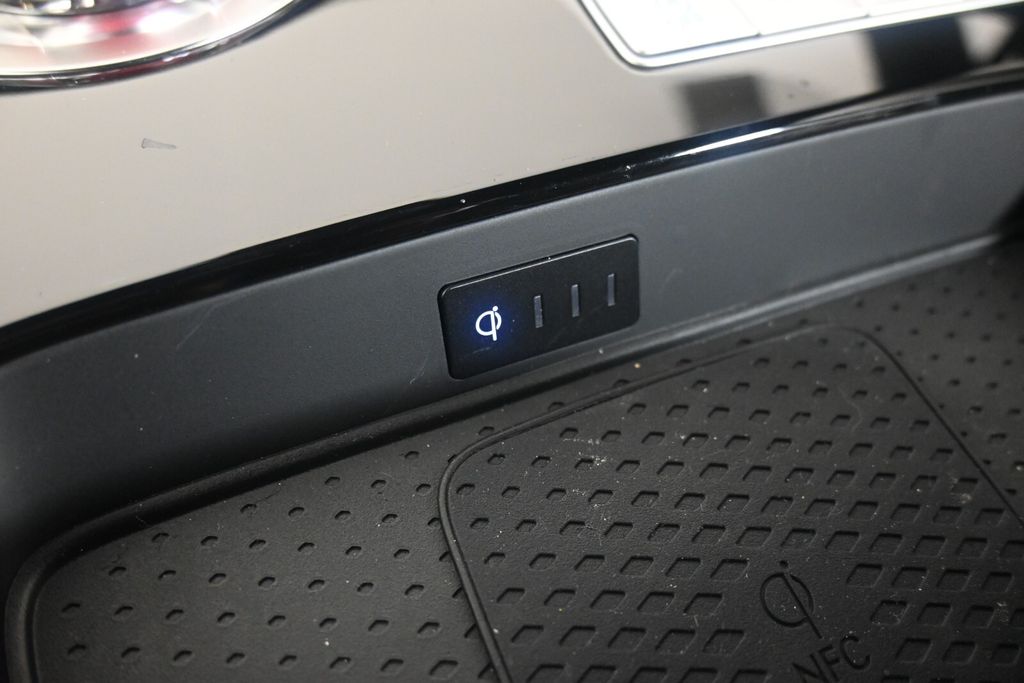 Thumbnail: 2025 Genesis G80 - 26