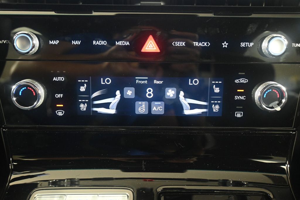 Thumbnail: 2025 Genesis G80 - 25