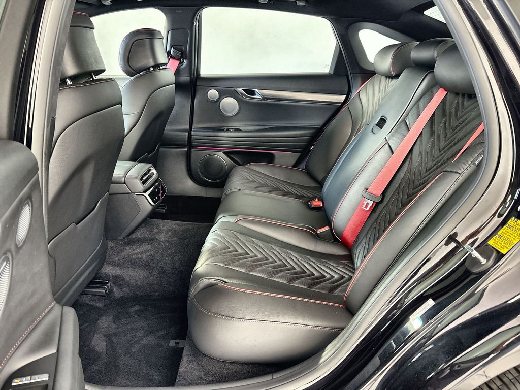 Thumbnail: 2025 Genesis G80 - 9