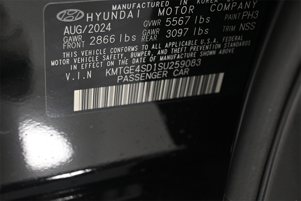 Thumbnail: 2025 Genesis G80 - 14