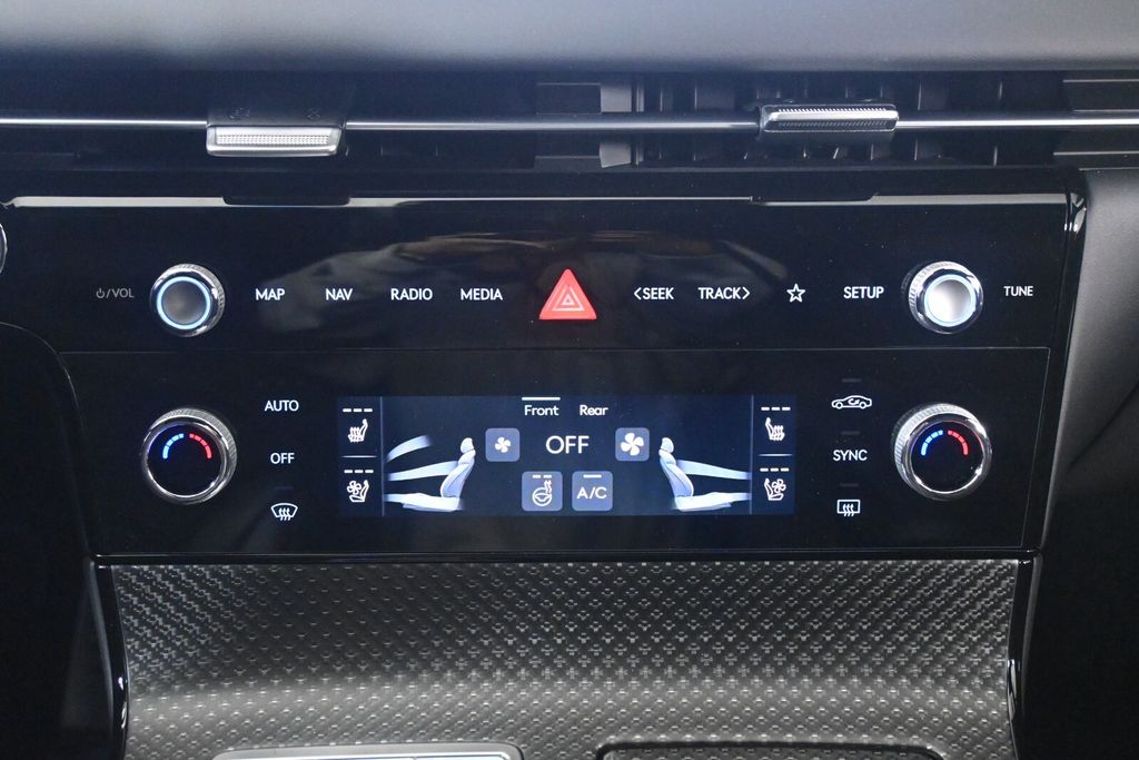 Thumbnail: 2025 Genesis G80 - 24