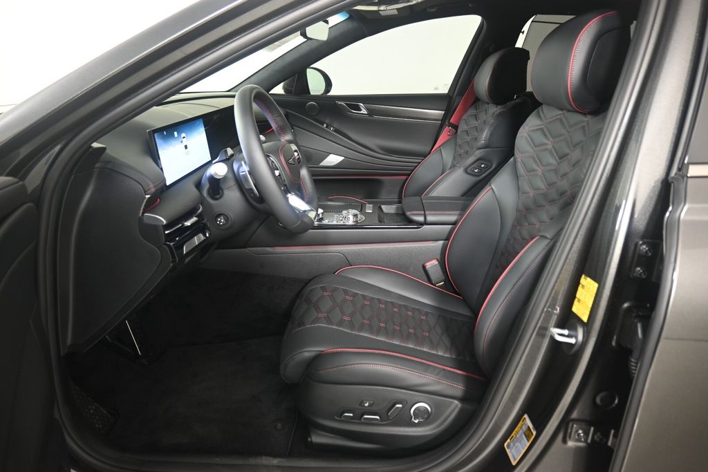 Thumbnail: 2025 Genesis G80 - 10