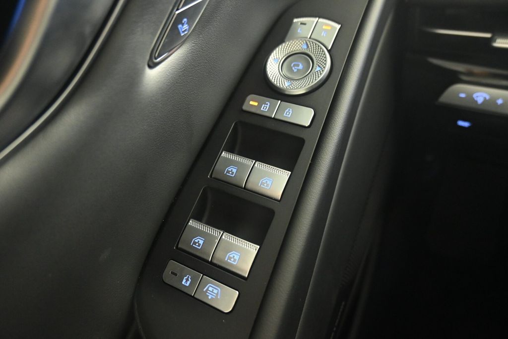 Thumbnail: 2025 Genesis G80 - 21