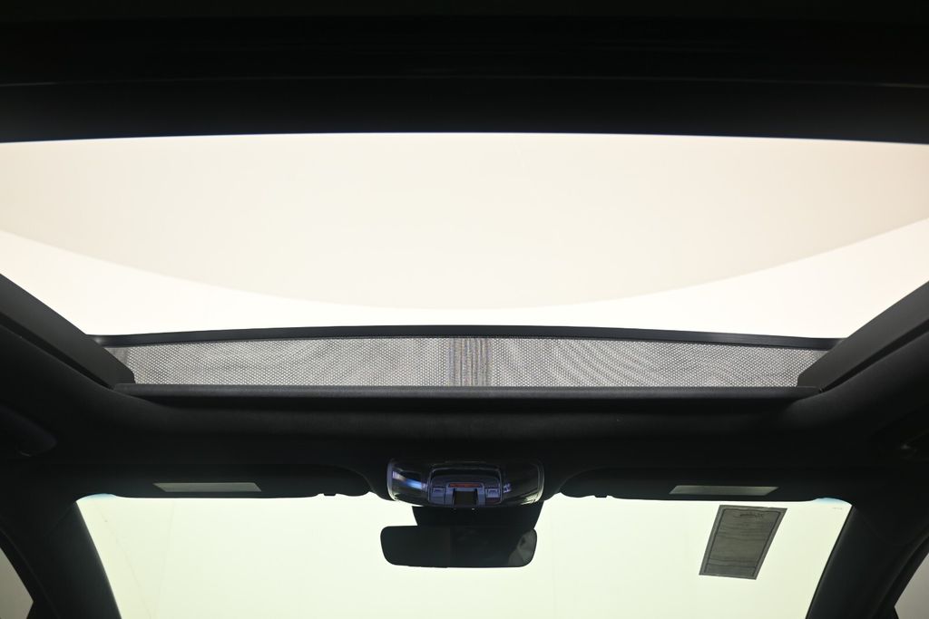 Thumbnail: 2025 Genesis G80 - 26