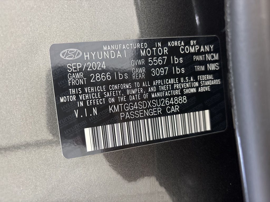 Thumbnail: 2025 Genesis G80 - 18