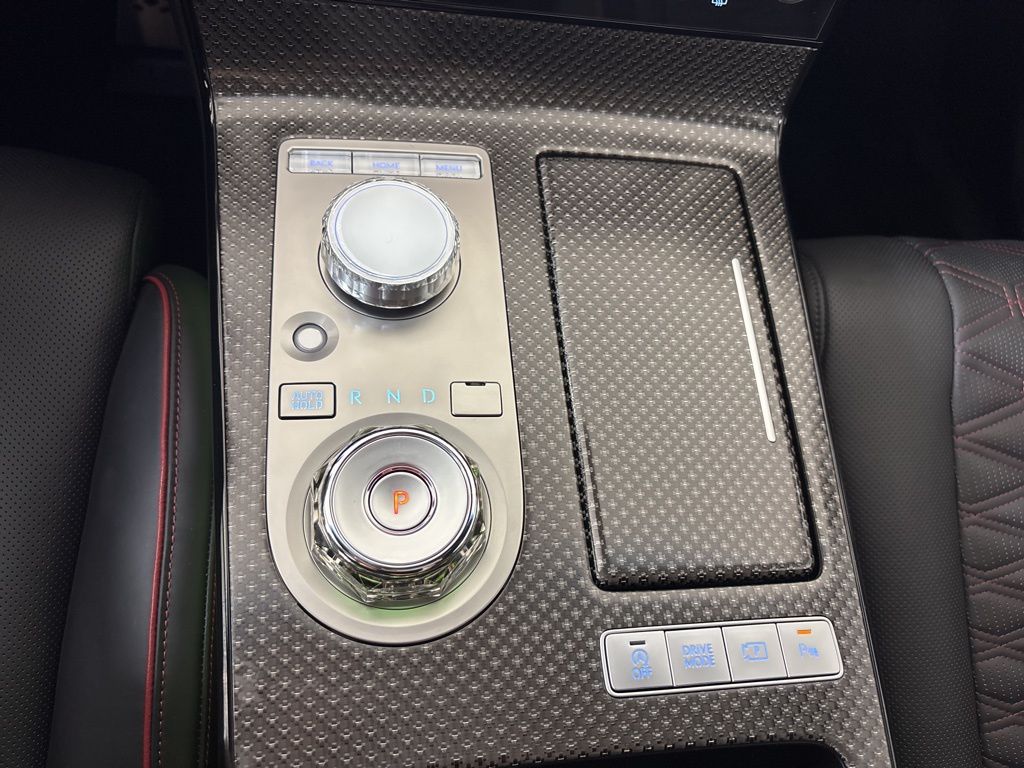 Thumbnail: 2025 Genesis G80 - 27