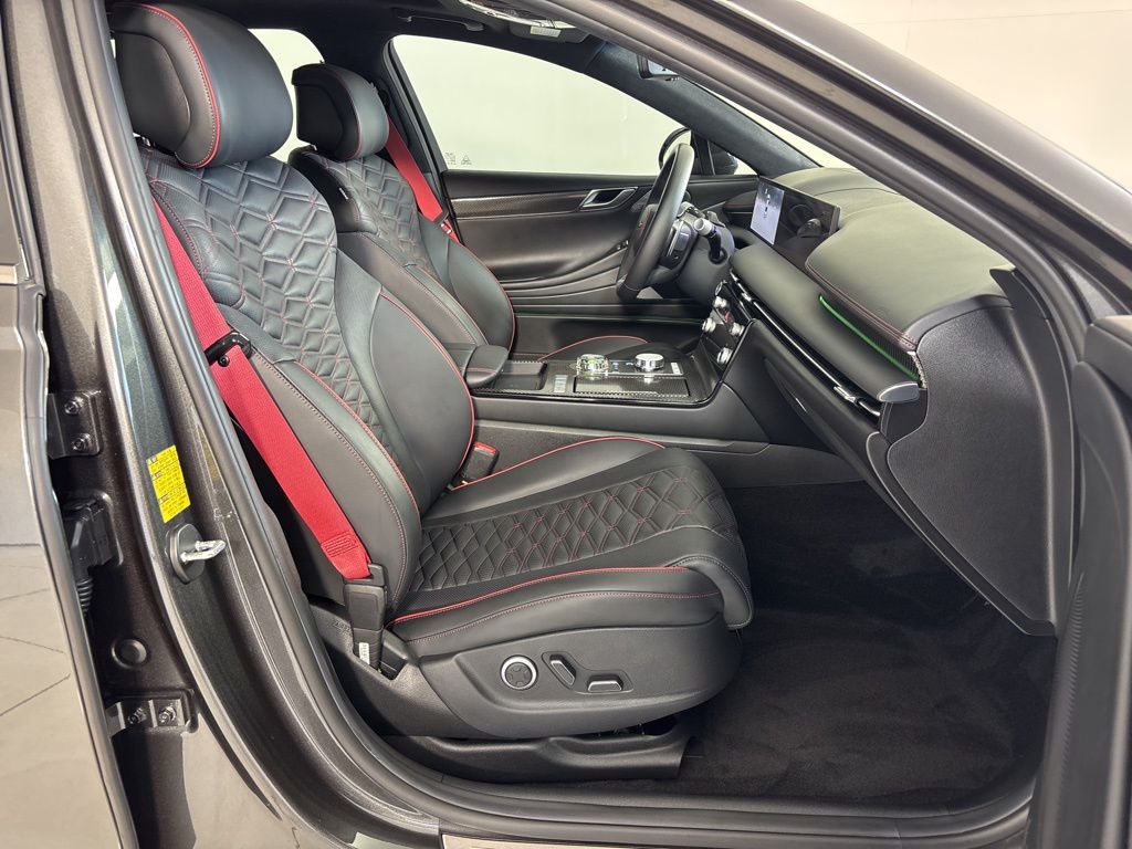 Thumbnail: 2025 Genesis G80 - 10