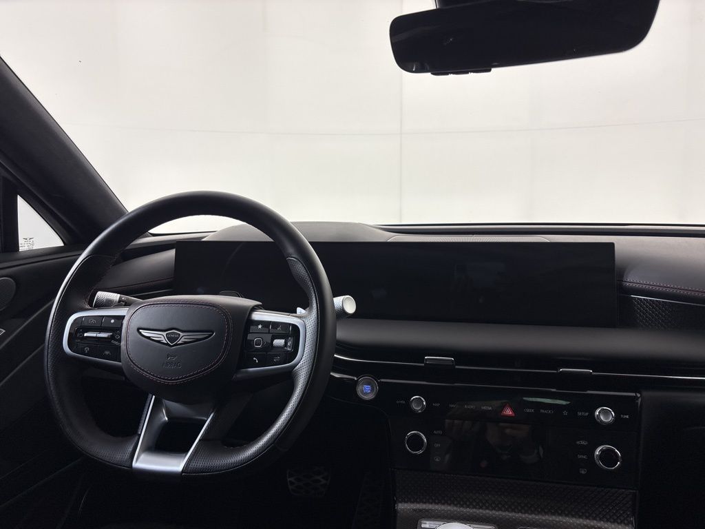 Thumbnail: 2025 Genesis G80 - 25