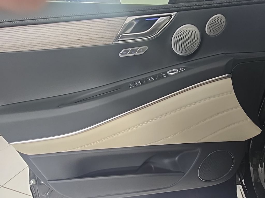 Thumbnail: 2026 Genesis GV80 - 23