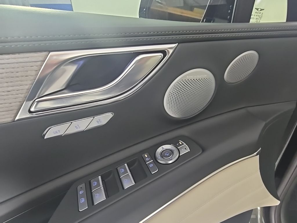 Thumbnail: 2026 Genesis GV80 - 24