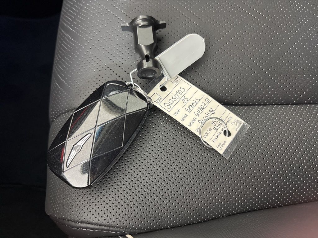 Thumbnail: 2025 Genesis GV80 - 18