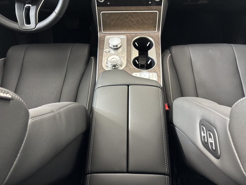 Thumbnail: 2025 Genesis GV80 - 16