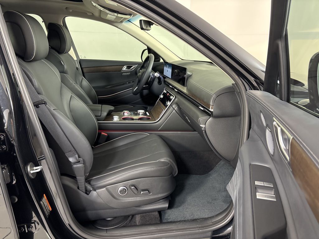 Thumbnail: 2025 Genesis GV80 - 10