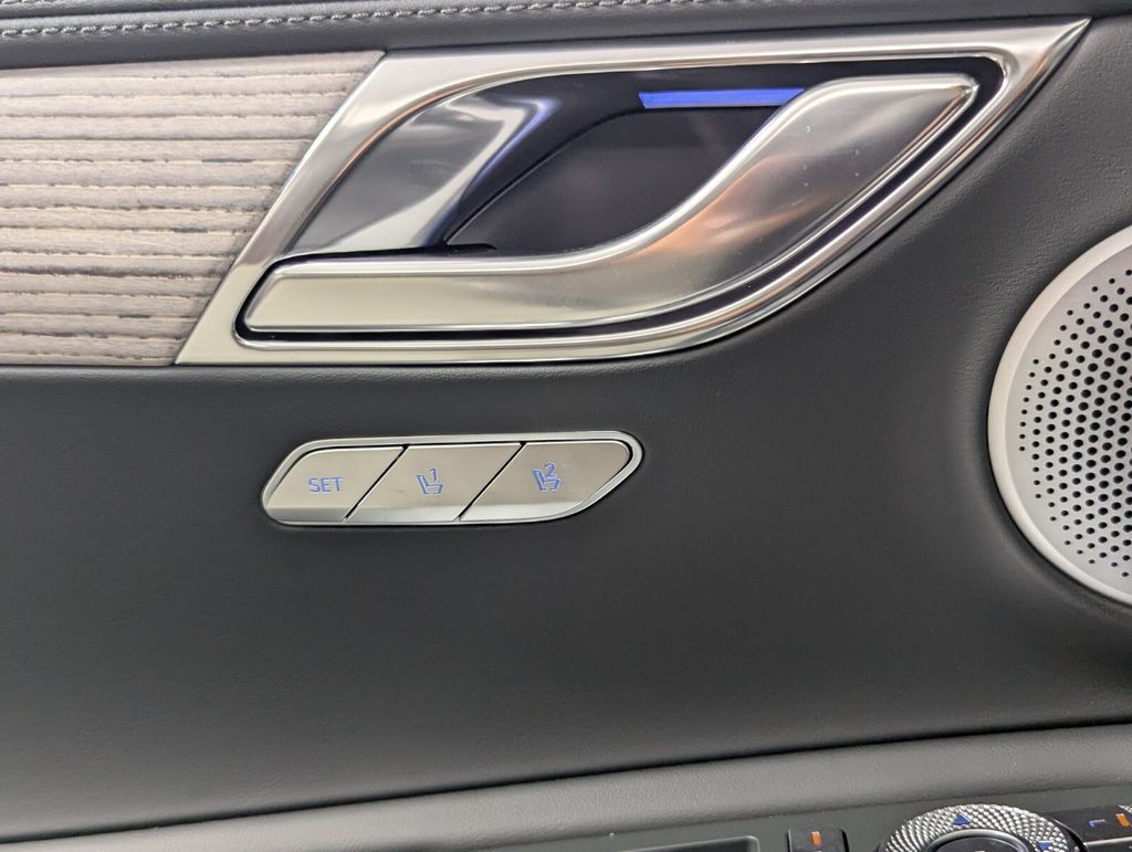 Thumbnail: 2025 Genesis GV80 - 22